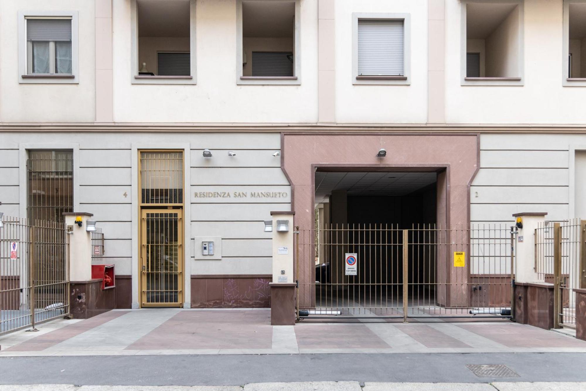 Bocconi'S Nest - Close To Duomo With Terrace Milánó Kültér fotó